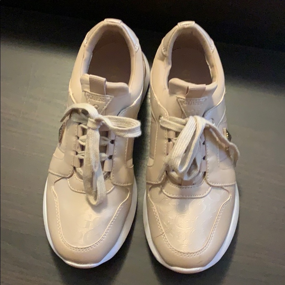 Guess shoes 6.5
